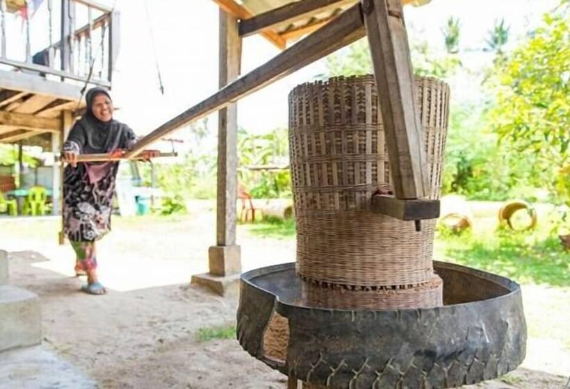 Nisarine Homestay @ Koh Klang   Hostel