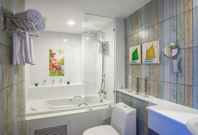 Almali Rawai Beach Residence