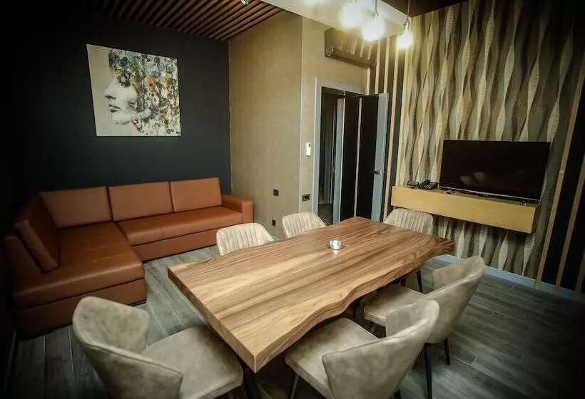 Armada Villa