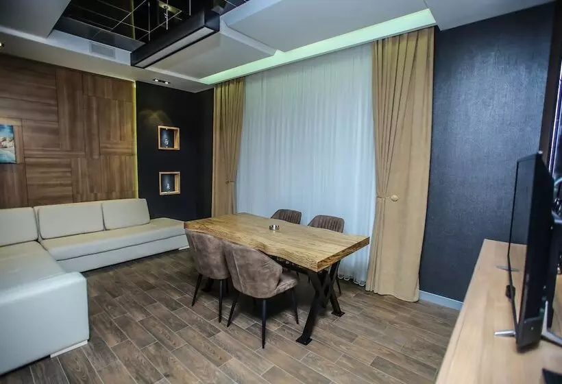 Armada Villa