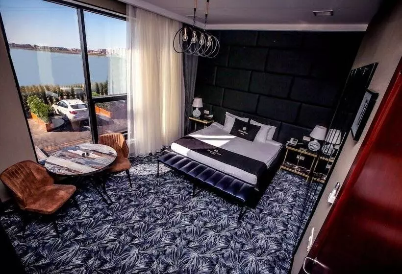 Armada Villa