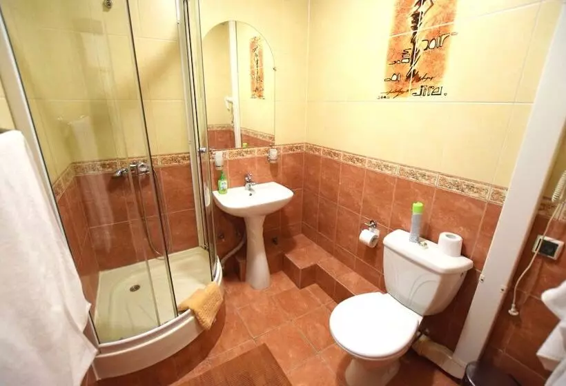 簡易ホテル Spa Hotel Laguna Tyumen