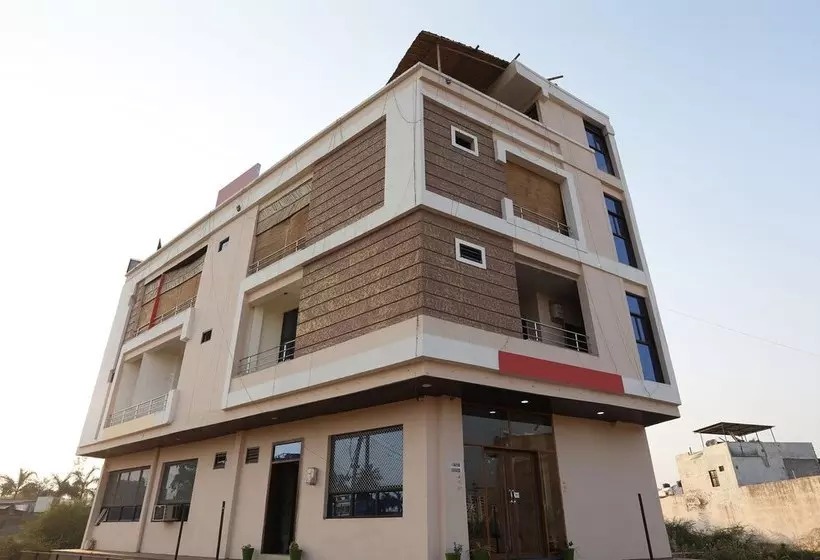 هتل Dhola Maru Residency By Oyo Rooms
