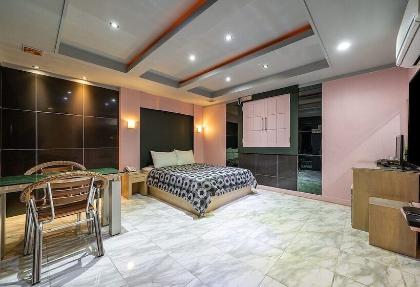 Motel Cheonan California