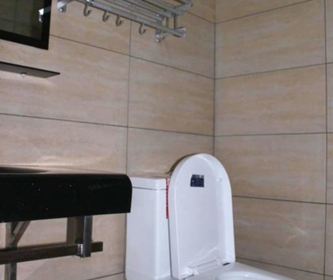 Pensió Dali 5060 Hostel