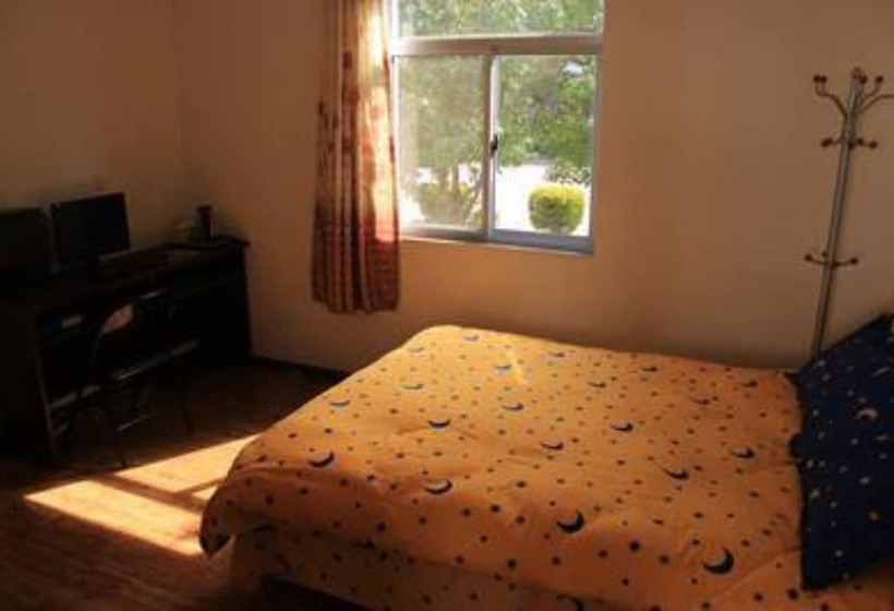 Pensió Dali 5060 Hostel