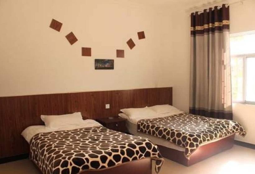 Pensió Dali 5060 Hostel