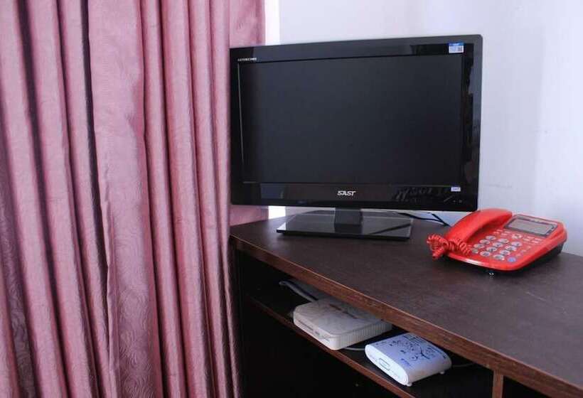 Pensió Dali 5060 Hostel