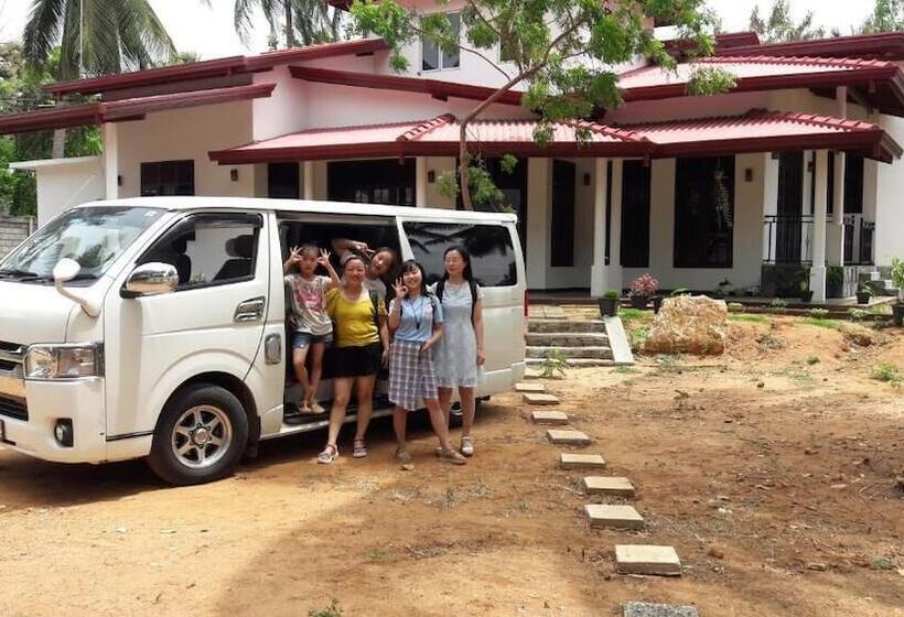 پانسیون Yala Leisure Villa & Safari