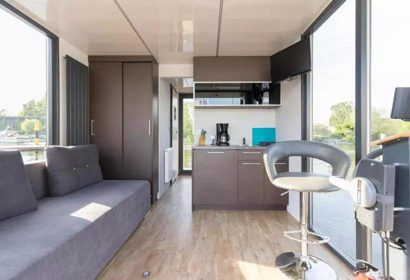 پانسیون Marina Niederhavel