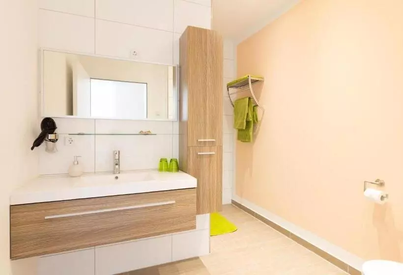 پانسیون Marina Niederhavel