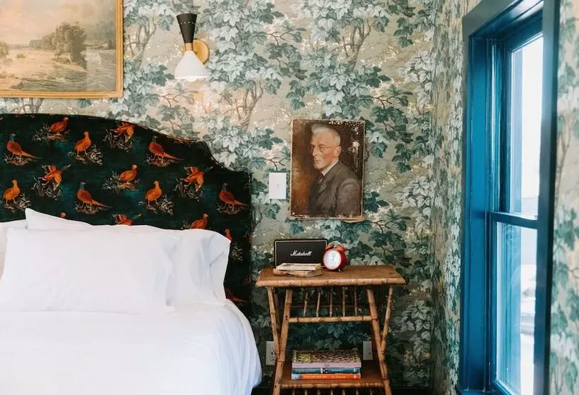 مسافرخانه Highlander Mountain House