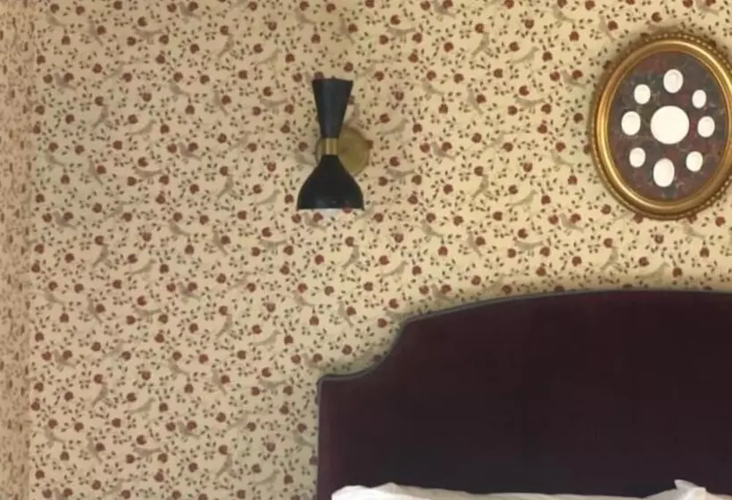 مسافرخانه Highlander Mountain House