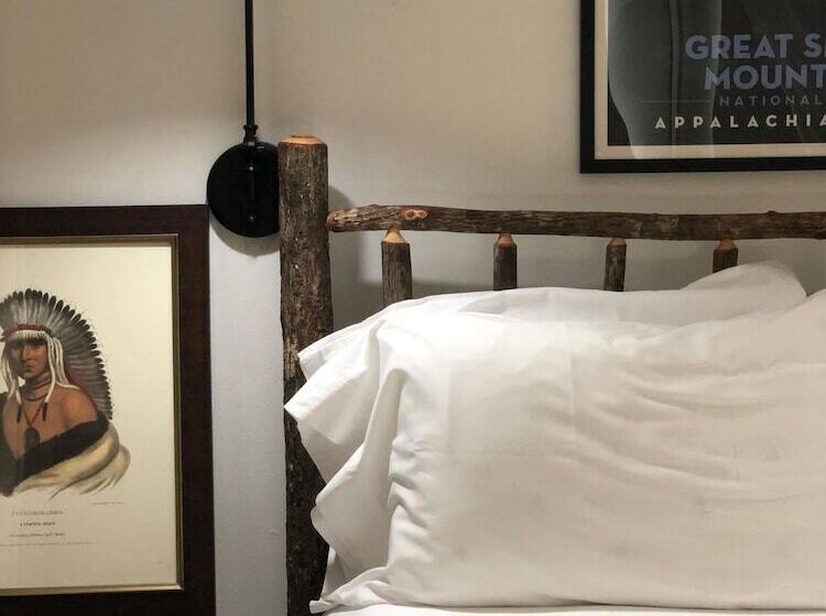 فندق فئة نجمة واحدة Highlander Mountain House