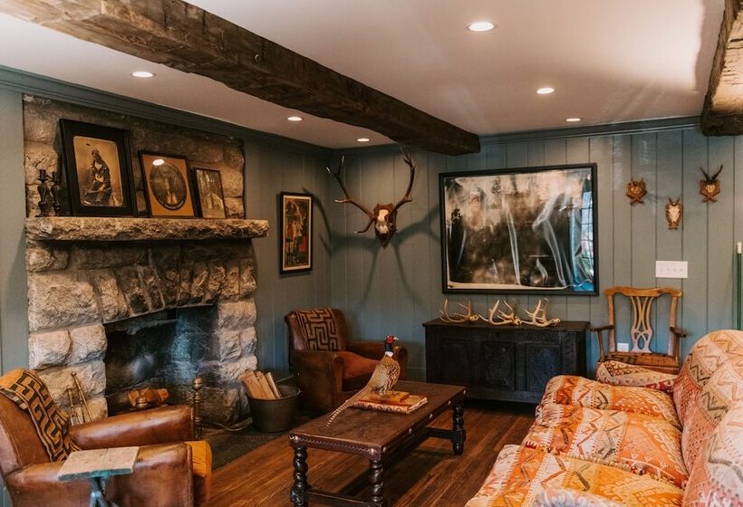 فندق فئة نجمة واحدة Highlander Mountain House