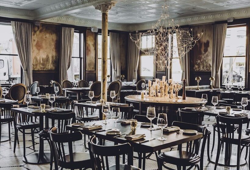 בית מלון כפרי Crossroads