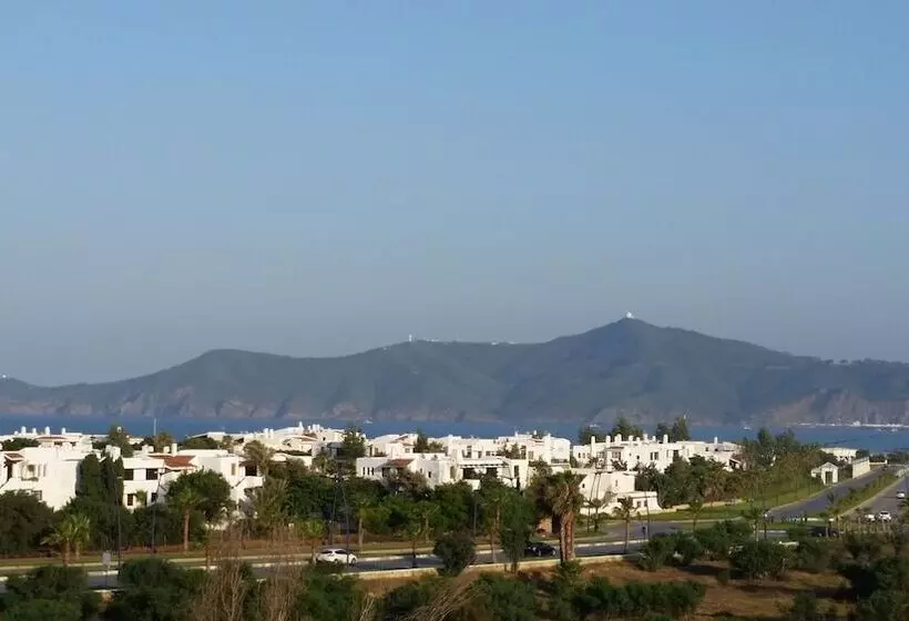 Hotelli Hôtel Tamuda Beach