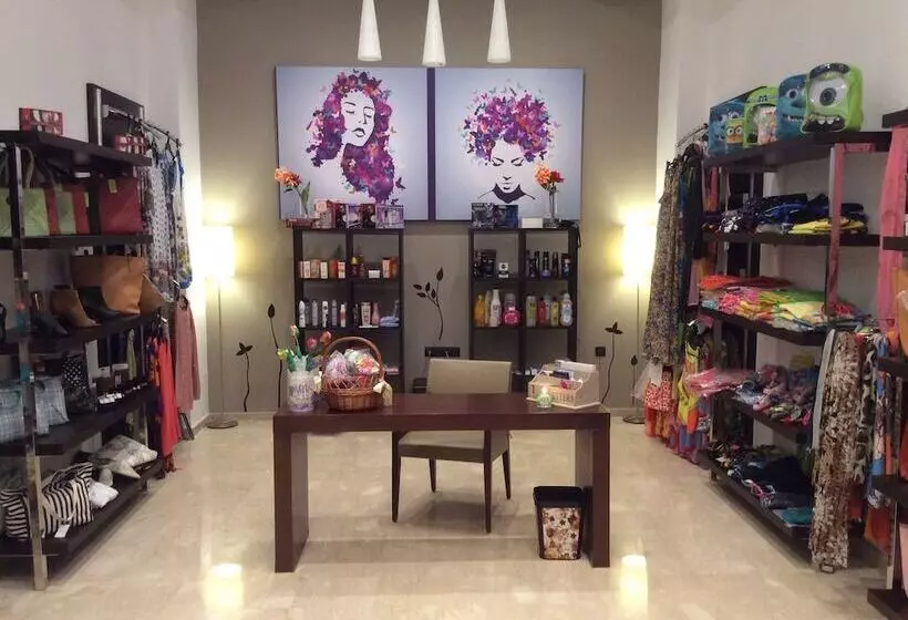 Hotelli Hôtel Tamuda Beach