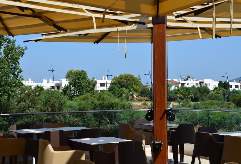 Отель Hôtel Tamuda Beach