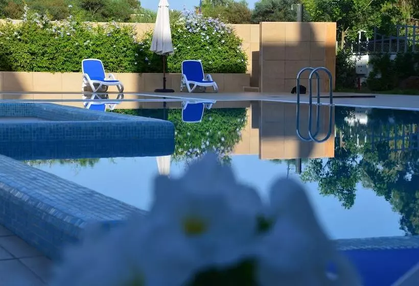 Hotelli Hôtel Tamuda Beach