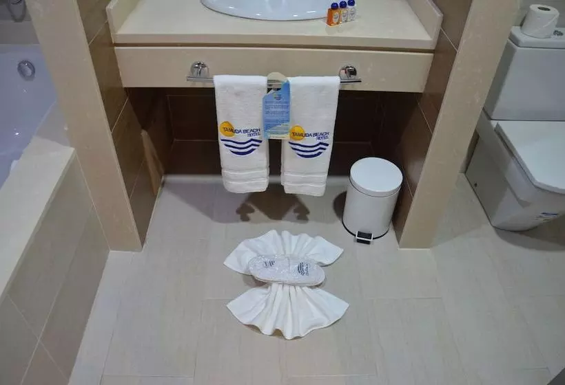 Hotelli Hôtel Tamuda Beach