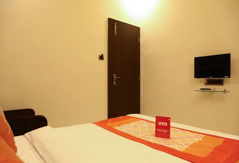 בית מלון כפרי Oyo 10781 Parashar Legacy