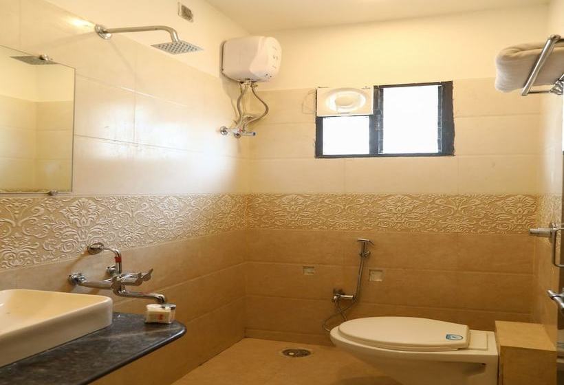 בית מלון כפרי Oyo 10781 Parashar Legacy