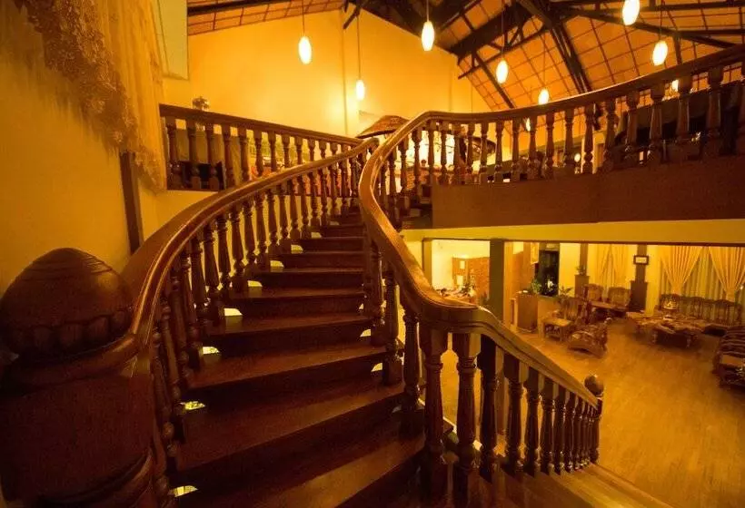 هتل Spring Lodge Inle