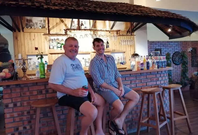 هتل Spring Lodge Inle