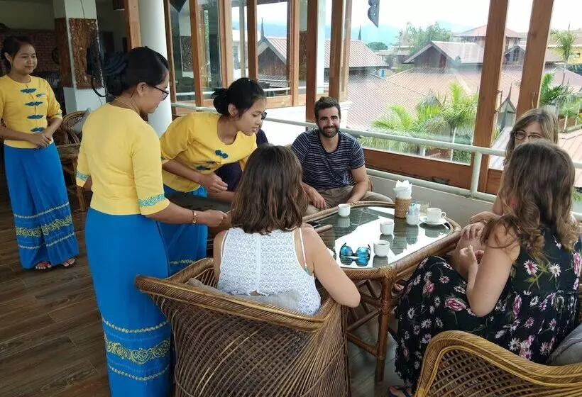 هتل Spring Lodge Inle