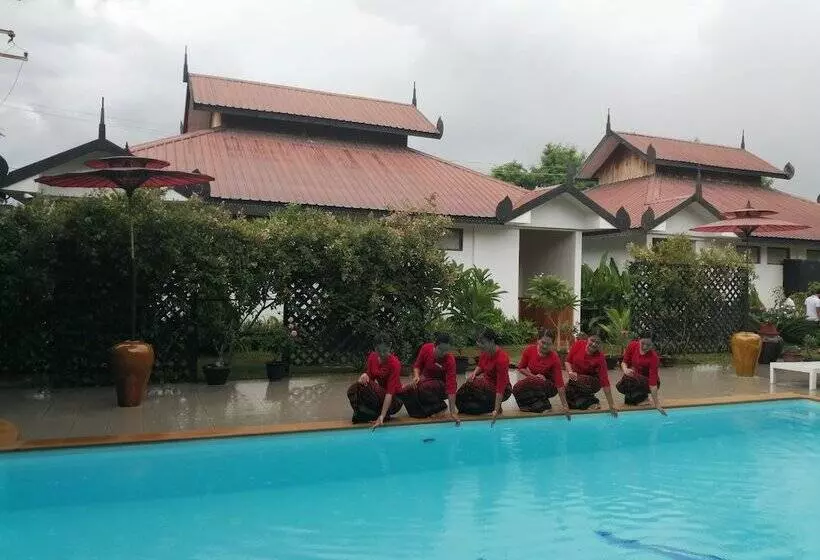 هتل Spring Lodge Inle