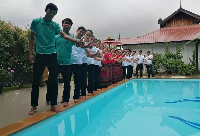 هتل Spring Lodge Inle