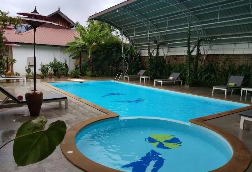 هتل Spring Lodge Inle