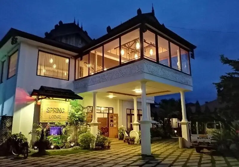 هتل Spring Lodge Inle