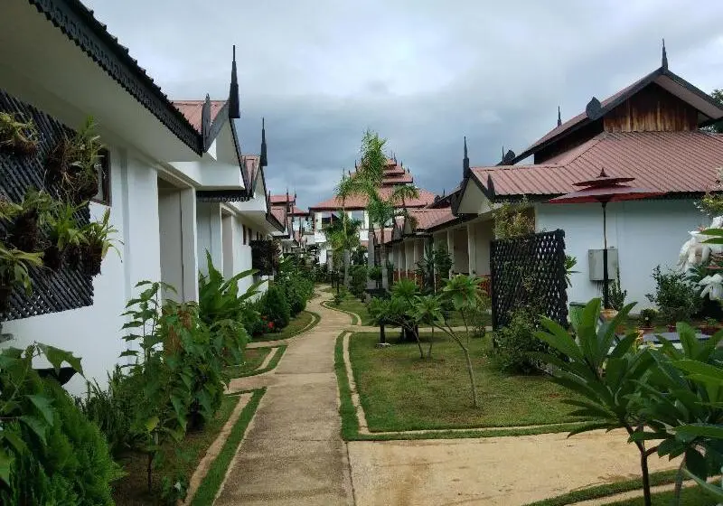 هتل Spring Lodge Inle