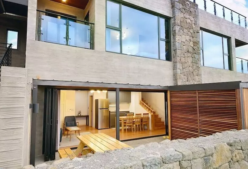 Jeju La Cour Pension