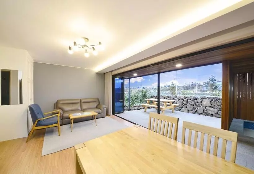 Jeju La Cour Pension