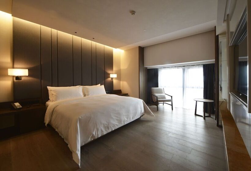 Kuanrong Luxury Suites Hotel   Daping Times Square