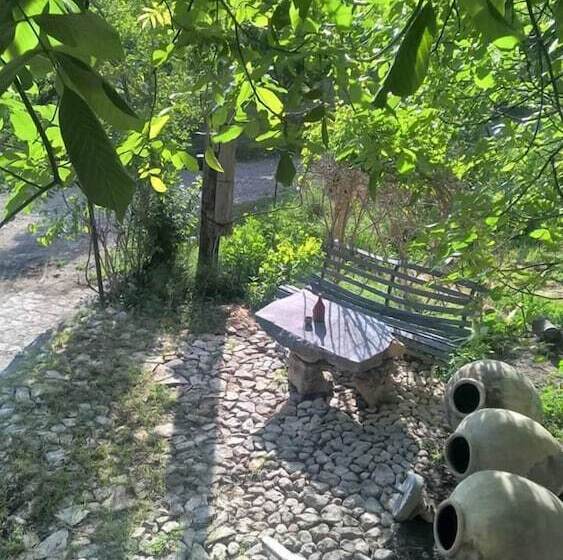 پانسیون Areni House B&b