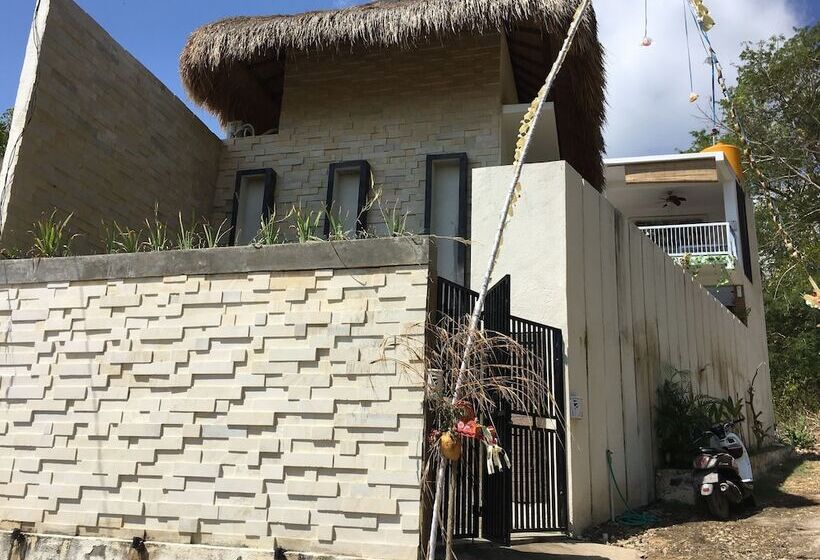 پانسیون Pachira Lembongan Villa