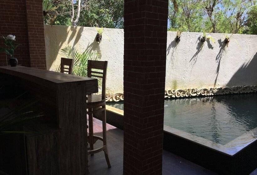 پانسیون Pachira Lembongan Villa