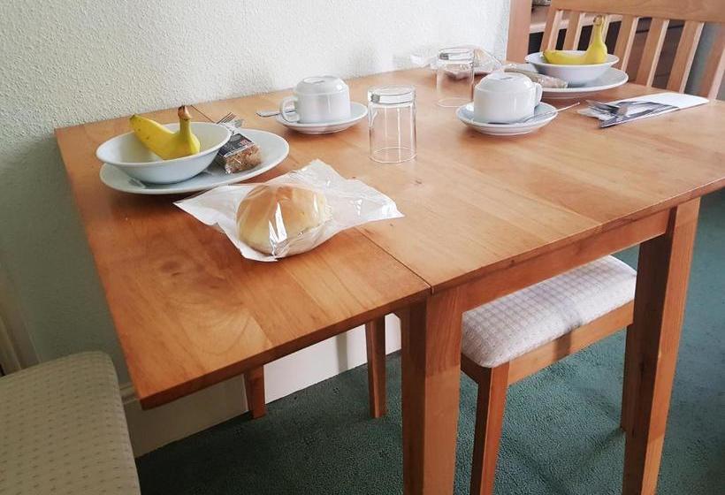 مبيت وإفطار Willow Court Lodge