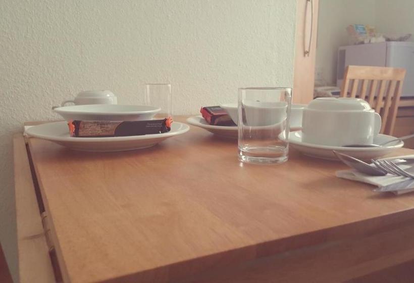 مبيت وإفطار Willow Court Lodge