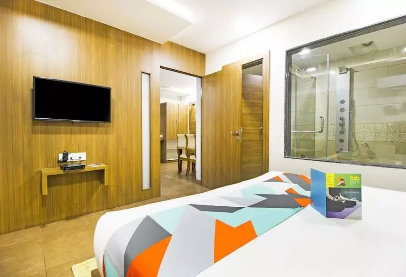 Fabhotel Royal Palace