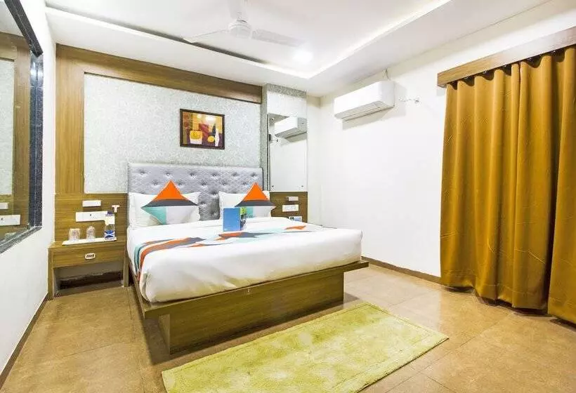 Fabhotel Royal Palace