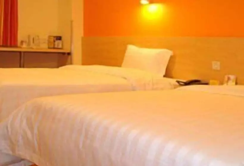 ホテル 7 Days Inn