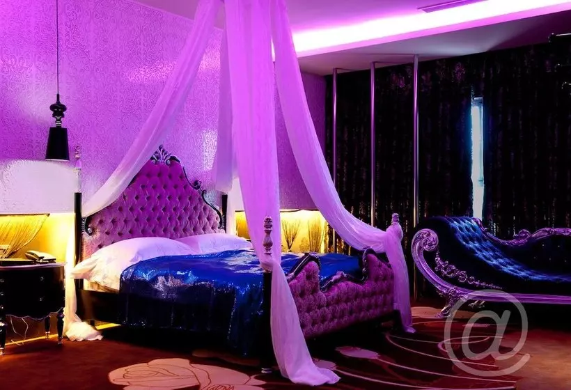 Hotelli Luxurious Romantic