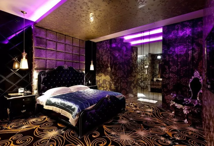 Hotelli Luxurious Romantic