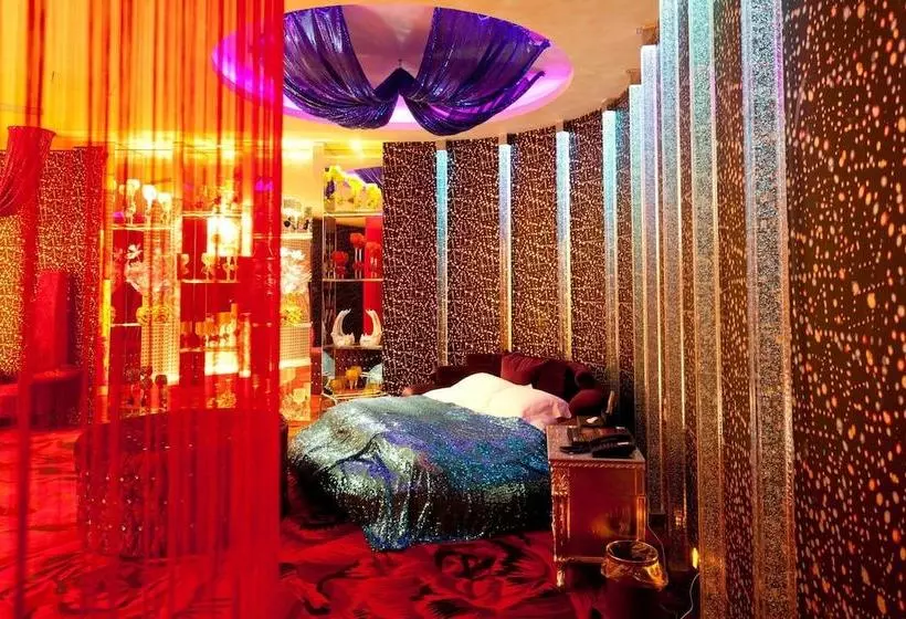 Hotelli Luxurious Romantic