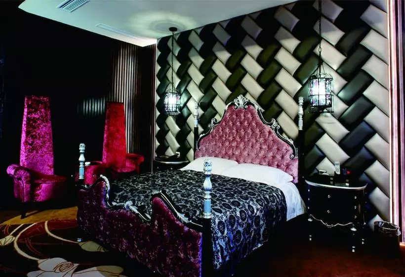 Hotelli Luxurious Romantic